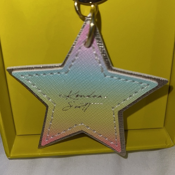 NIB KENDRA SCOTT STAR KEYCHAIN W KENDRA NAME ON IT - Picture 4 of 7